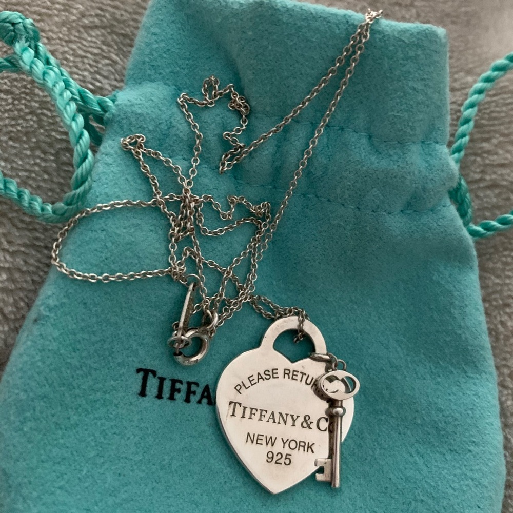 AUTHENTIC Heart Tag necklace with Key